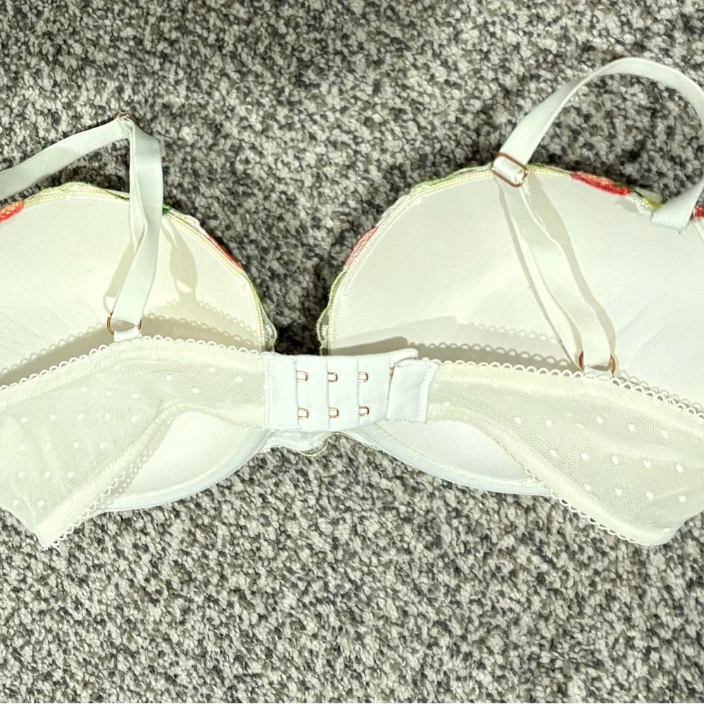 Victoria's Secret Strawberry Cherry Dream Angels Push Up Bra - Picture 3 of 4